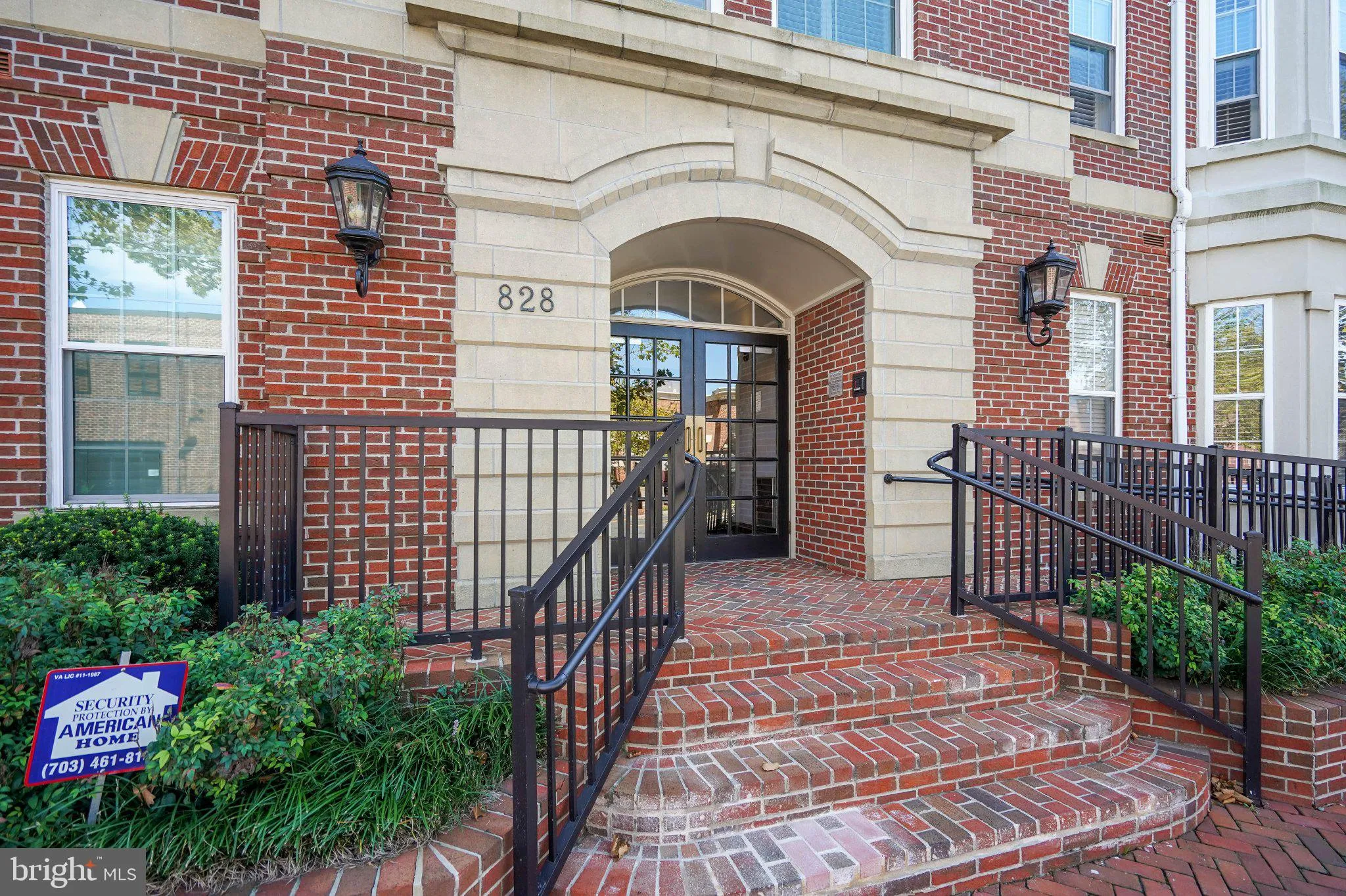 828 SLATERS LANE, Alexandria, VA 22314