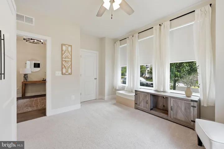 1476 Meadowlark Glen Rd, Dumfries, Virginia 22026
