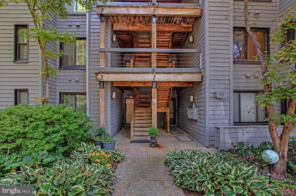 13 SPA CREEK LNDG, Annapolis, MD 21403