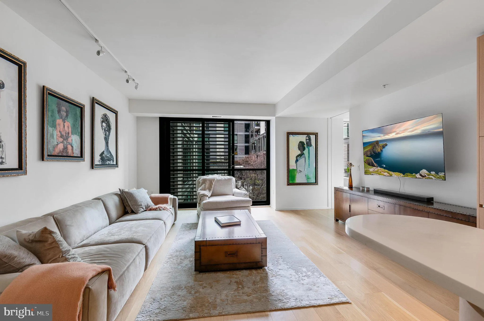 925 H STREET, Washington, DC 20001