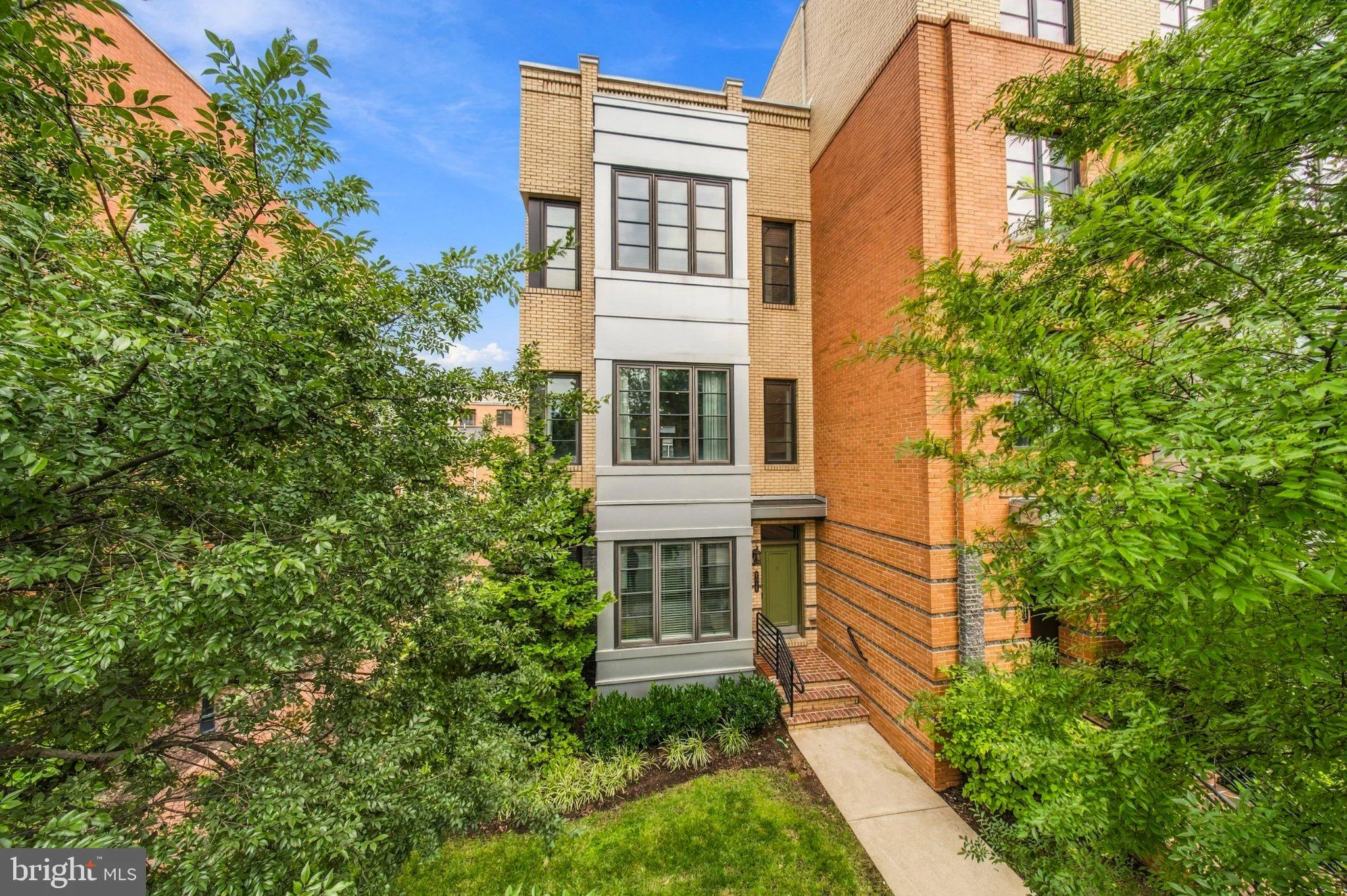 2017 RICHMOND HIGHWAY, Alexandria, VA 22301