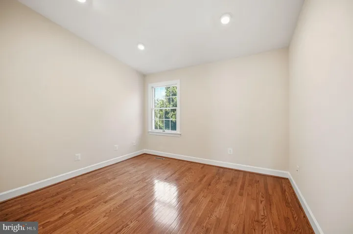 8143 Madrillon Ct, Vienna, Virginia 22182
