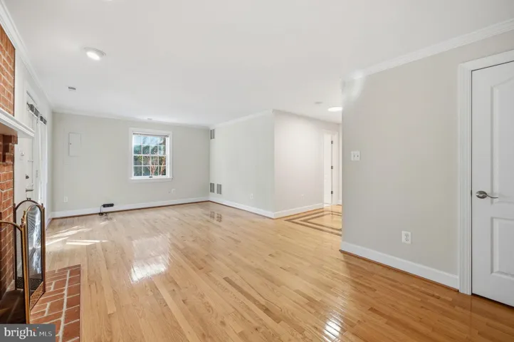 8143 Madrillon Ct, Vienna, Virginia 22182