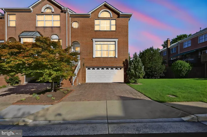 8143 Madrillon Ct, Vienna, Virginia 22182