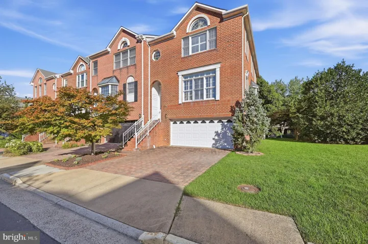 8143 Madrillon Ct, Vienna, Virginia 22182