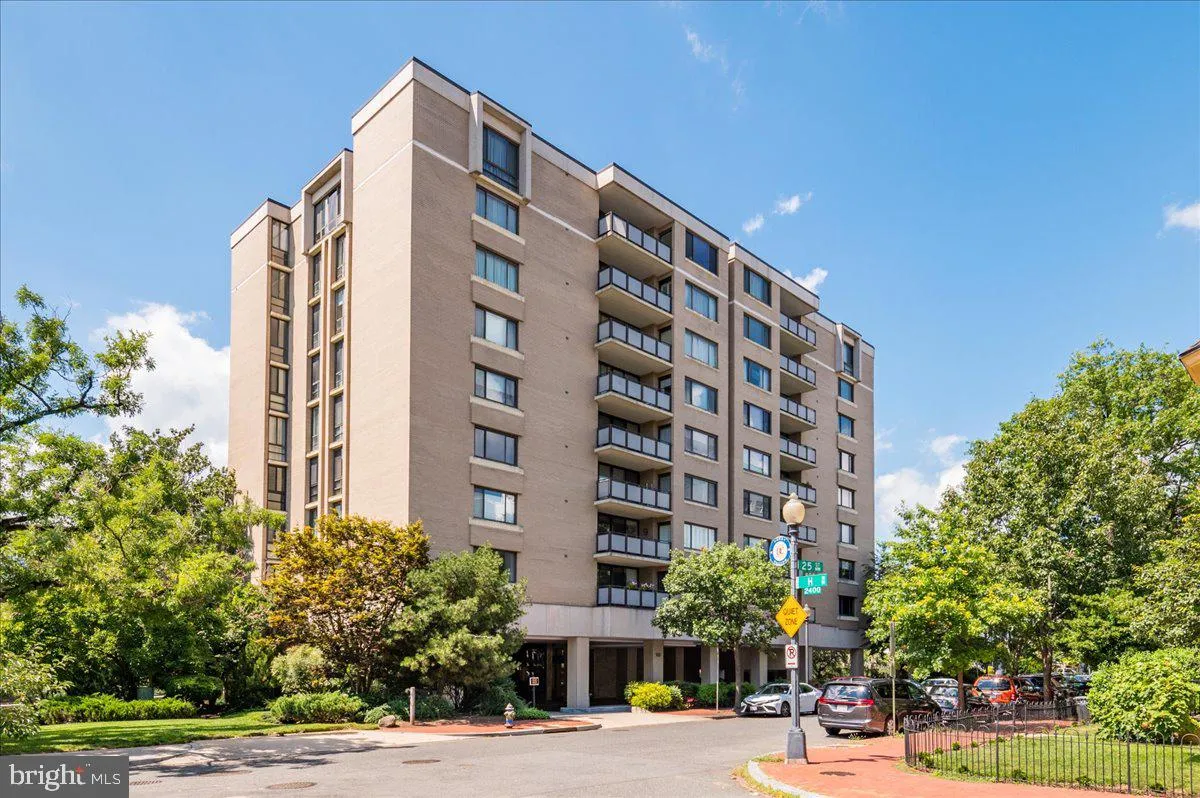 800 25TH STREET, Washington, DC 20037