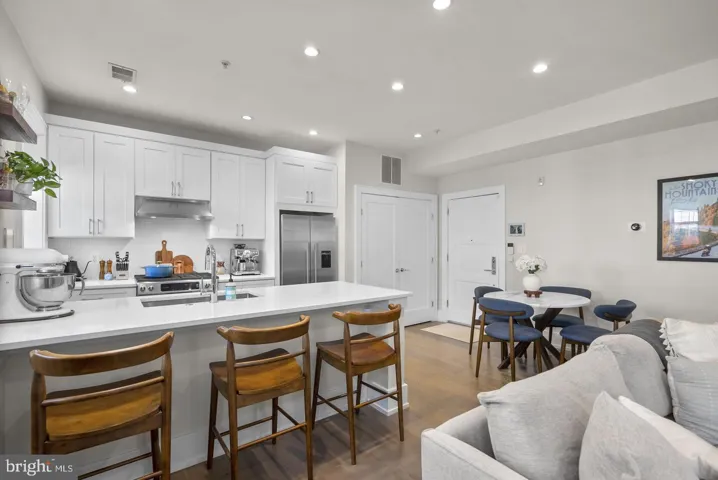16 17th St Ne #112, Washington, District of Columbia 20002