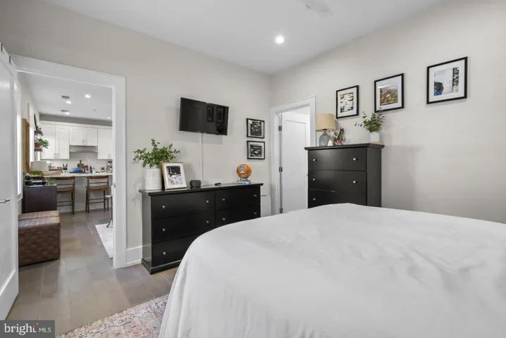 16 17th St Ne #112, Washington, District of Columbia 20002