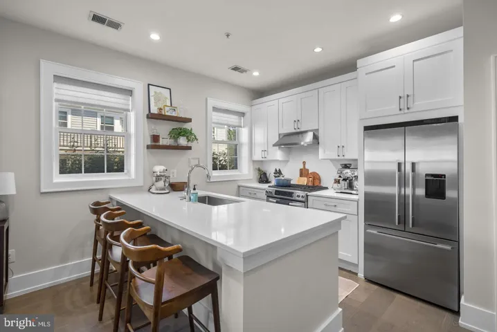 16 17th St Ne #112, Washington, District of Columbia 20002