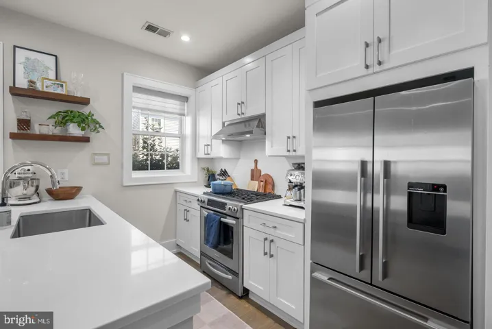 16 17th St Ne #112, Washington, District of Columbia 20002