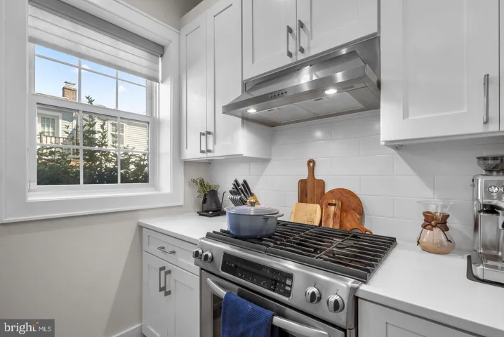 16 17th St Ne #112, Washington, District of Columbia 20002