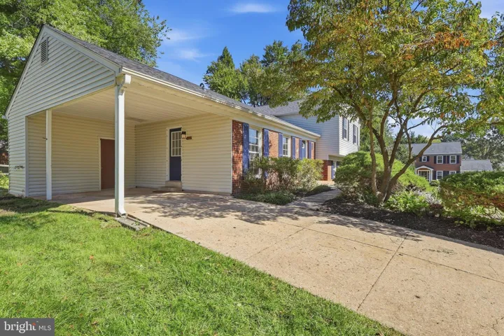 5215 Lighthorne Rd, Burke, Virginia 22015