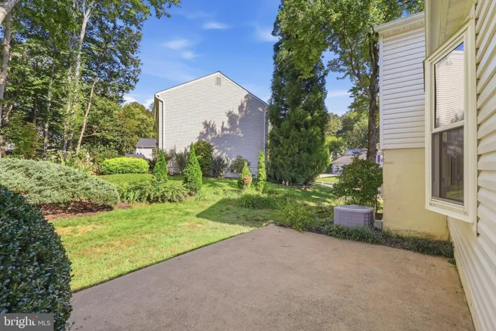 5215 Lighthorne Rd, Burke, Virginia 22015