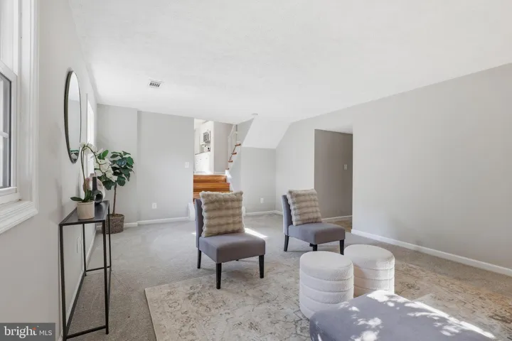 5215 Lighthorne Rd, Burke, Virginia 22015