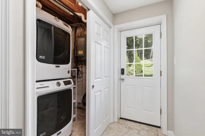 5215 Lighthorne Rd, Burke, Virginia 22015