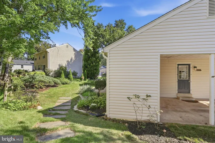 5215 Lighthorne Rd, Burke, Virginia 22015