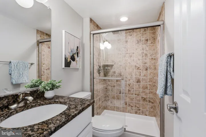 5215 Lighthorne Rd, Burke, Virginia 22015