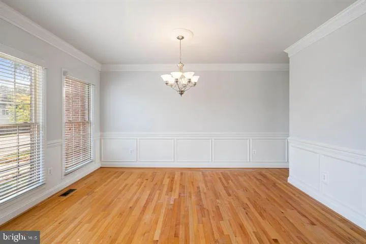 2038 Madrillon Rd, Vienna, Virginia 22182