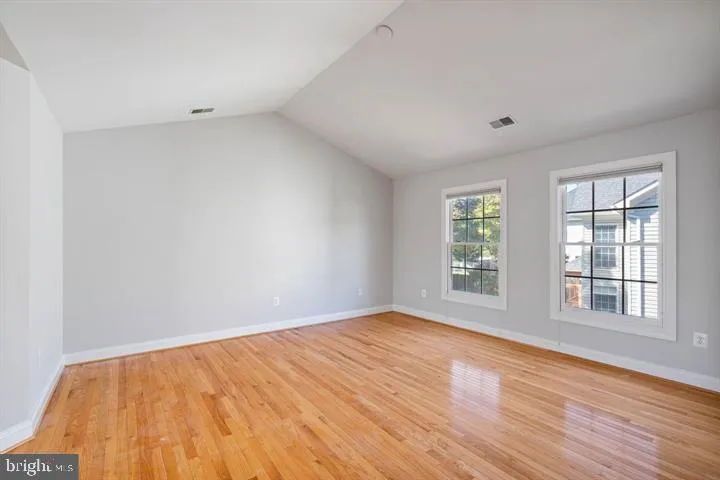 2038 Madrillon Rd, Vienna, Virginia 22182
