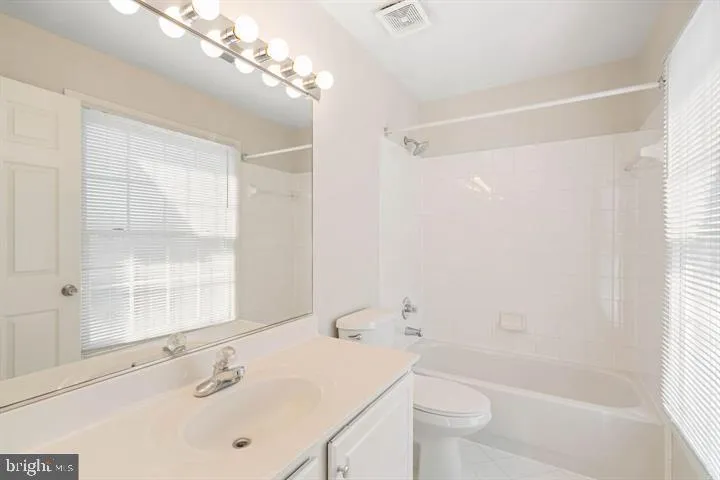 2038 Madrillon Rd, Vienna, Virginia 22182