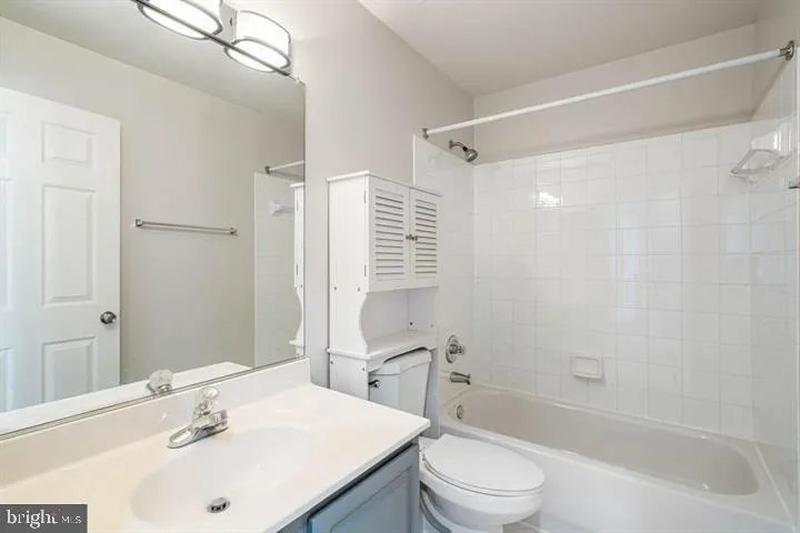 2038 Madrillon Rd, Vienna, Virginia 22182