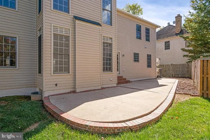 2038 Madrillon Rd, Vienna, Virginia 22182