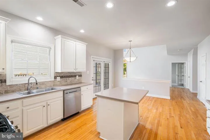 2038 Madrillon Rd, Vienna, Virginia 22182