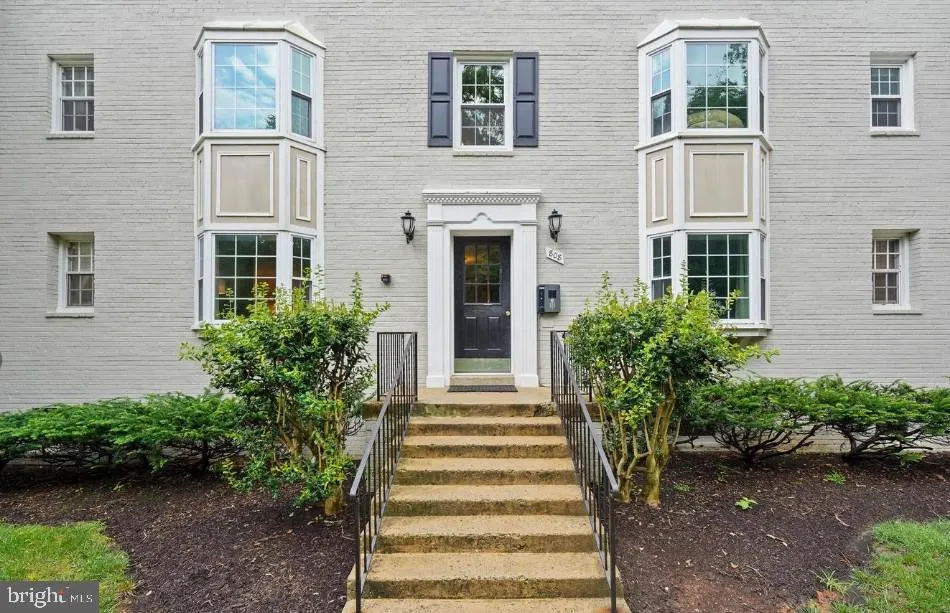 808 ARLINGTON MILL DRIVE, Arlington, VA 22204