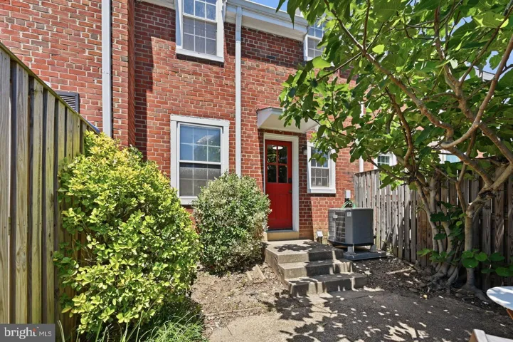 4638 36th St S #b, Arlington, Virginia 22206