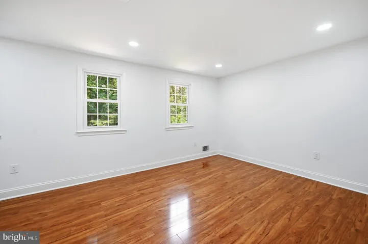 1214 Fox Run Pl, Woodbridge, Virginia 22191