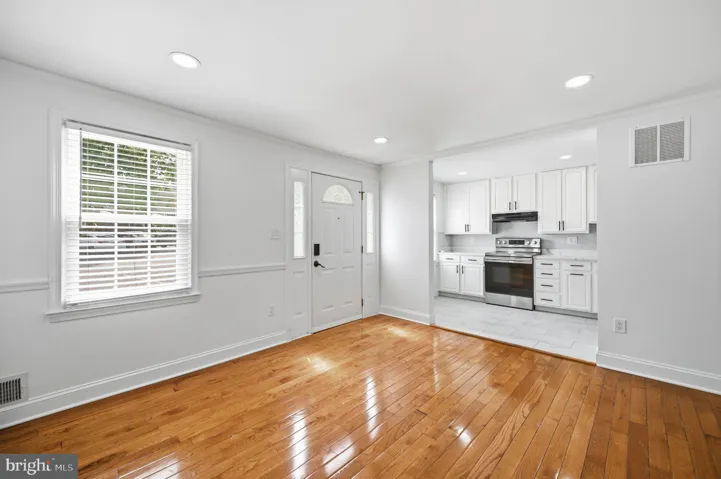 1214 Fox Run Pl, Woodbridge, Virginia 22191