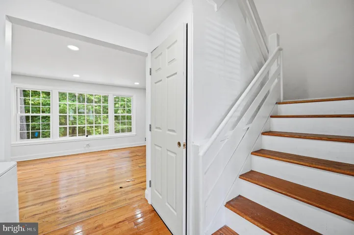 1214 Fox Run Pl, Woodbridge, Virginia 22191