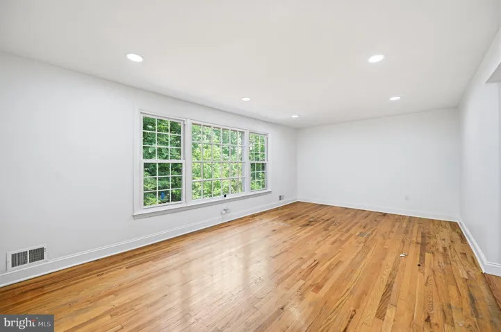 1214 Fox Run Pl, Woodbridge, Virginia 22191