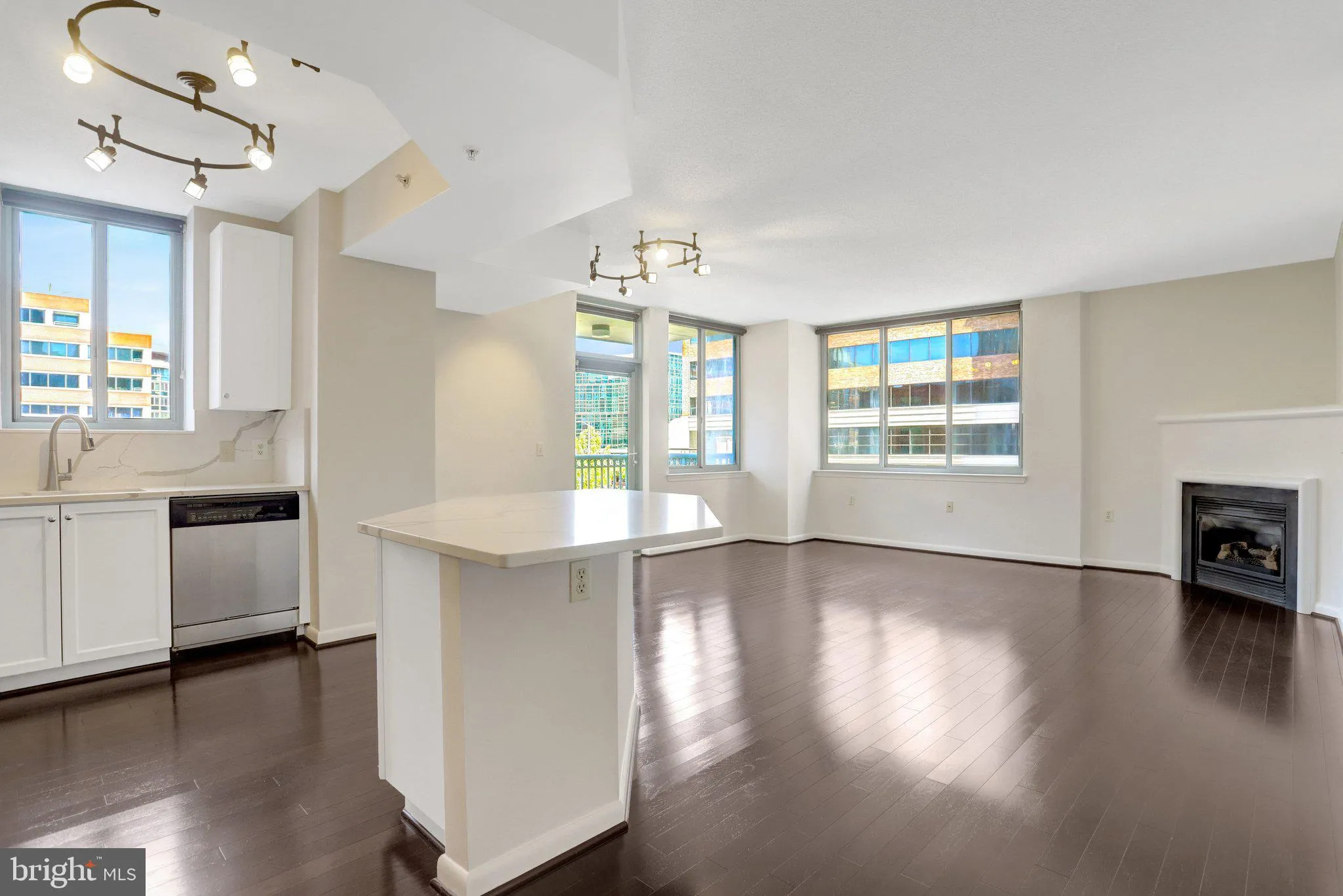 851 GLEBE ROAD, Arlington, VA 22203
