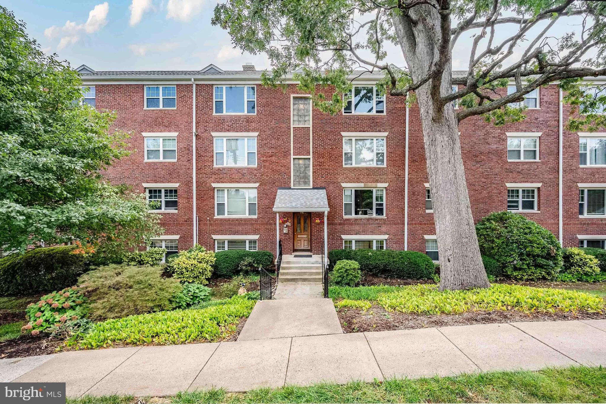 1402 12TH STREET, Arlington, VA 22209