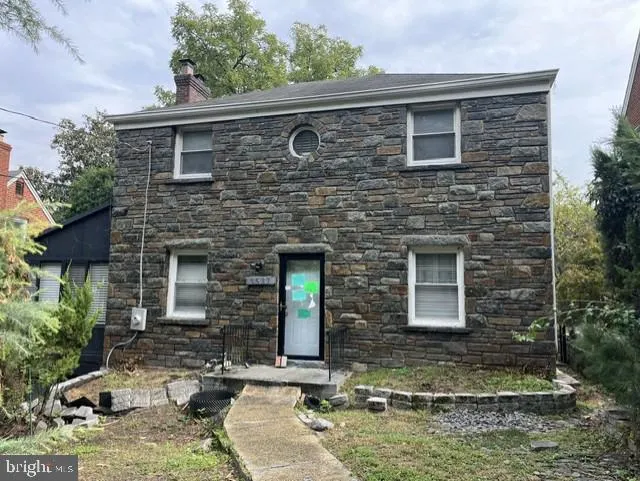 3537 HIGHWOOD DRIVE, Washington, DC 20020