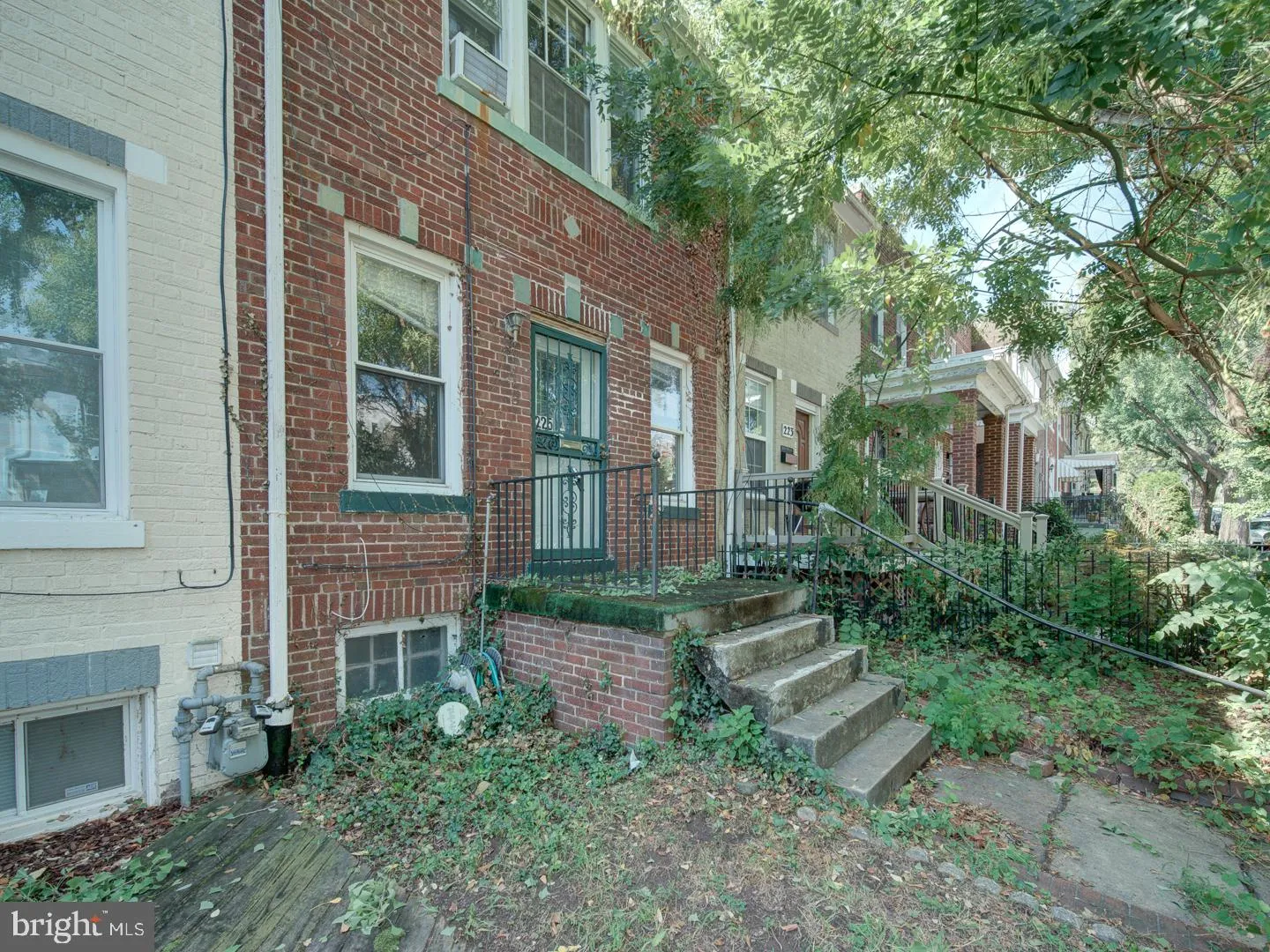 225 CROMWELL TERRACE, Washington, DC 20002