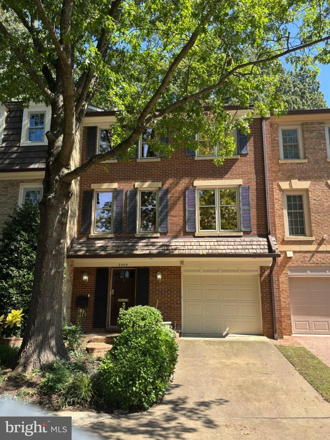 2405 QUEEN STREET, Arlington, VA 22202