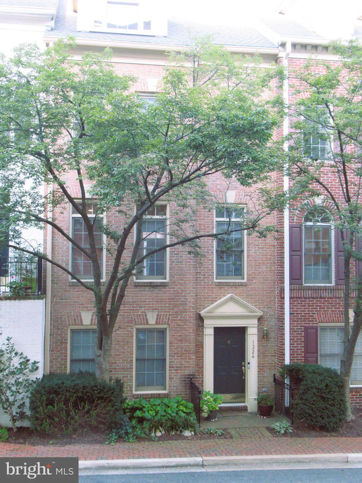1324 ADAMS COURT, Arlington, VA 22201