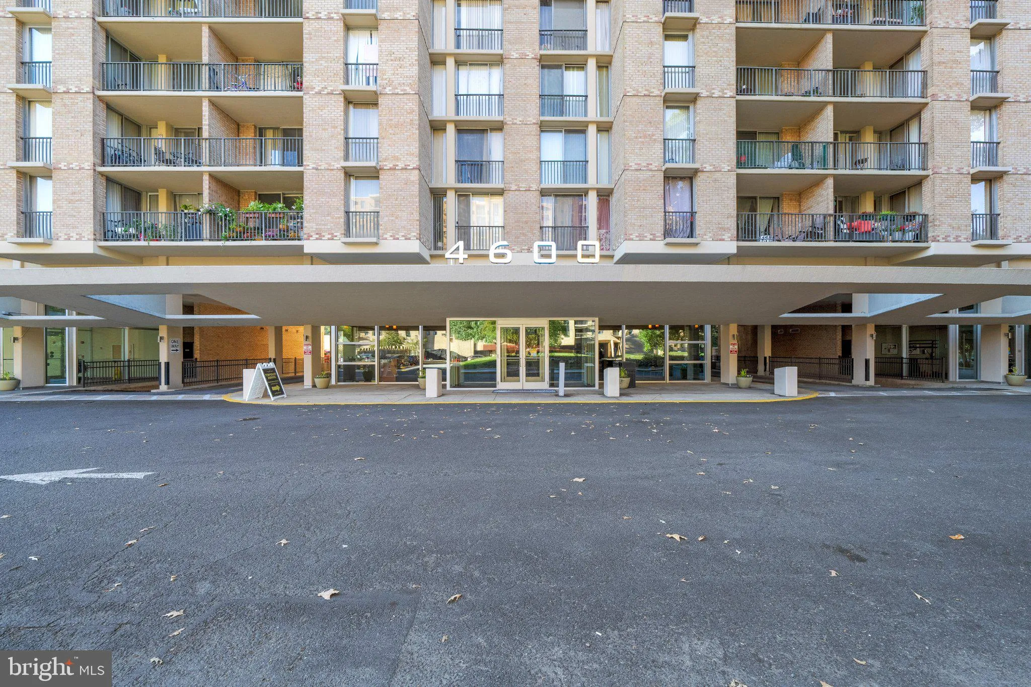 4600 FOUR MILE RUN DRIVE, Arlington, VA 22204