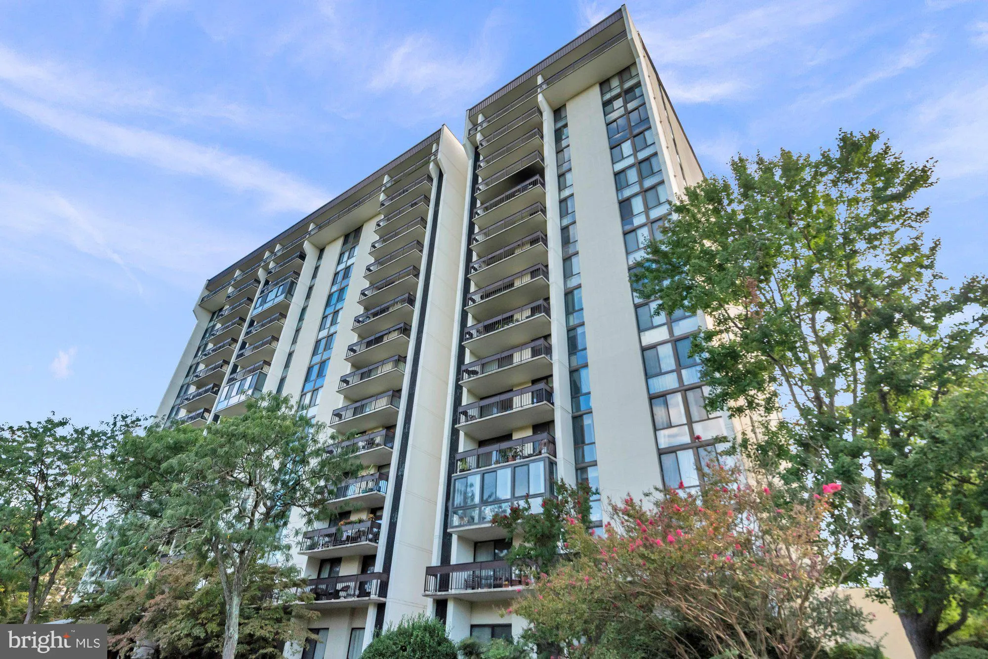5300 HOLMES RUN PARKWAY, Alexandria, VA 22304