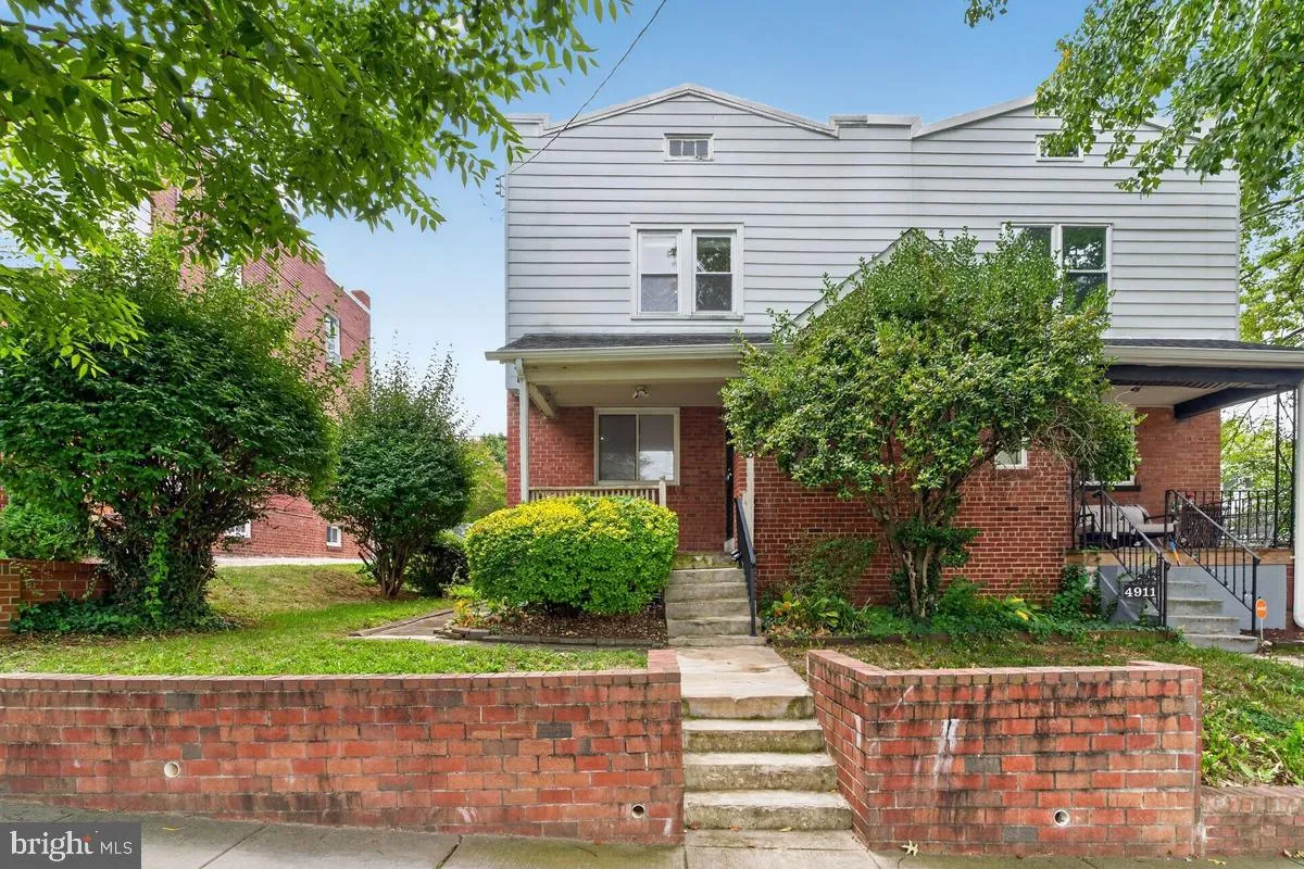 4913 BROOKS STREET, Washington, DC 20019