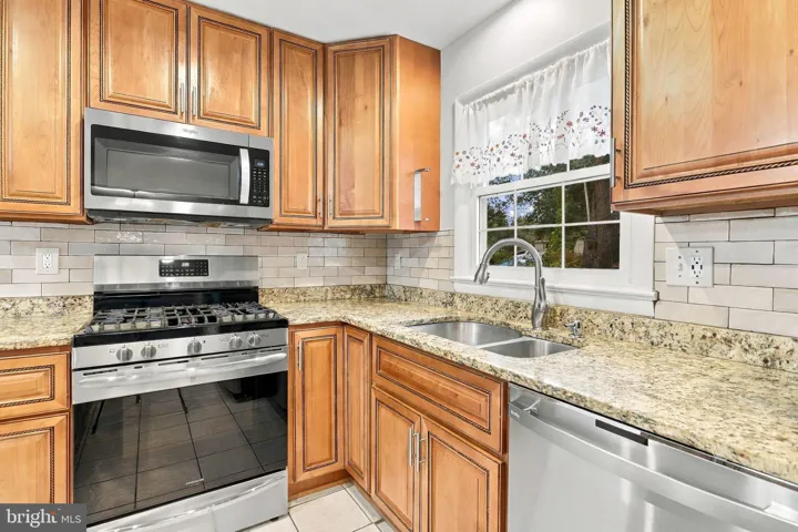 8614 Vernon Ave, Alexandria, Virginia 22309