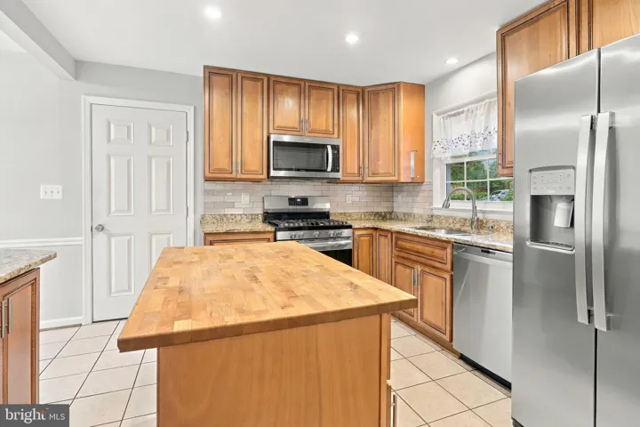 8614 Vernon Ave, Alexandria, Virginia 22309