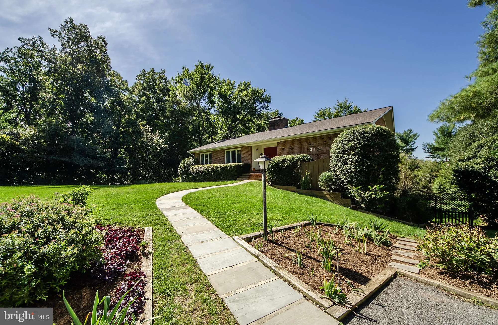 2101 WHITEOAKS DRIVE, Alexandria, VA 22306