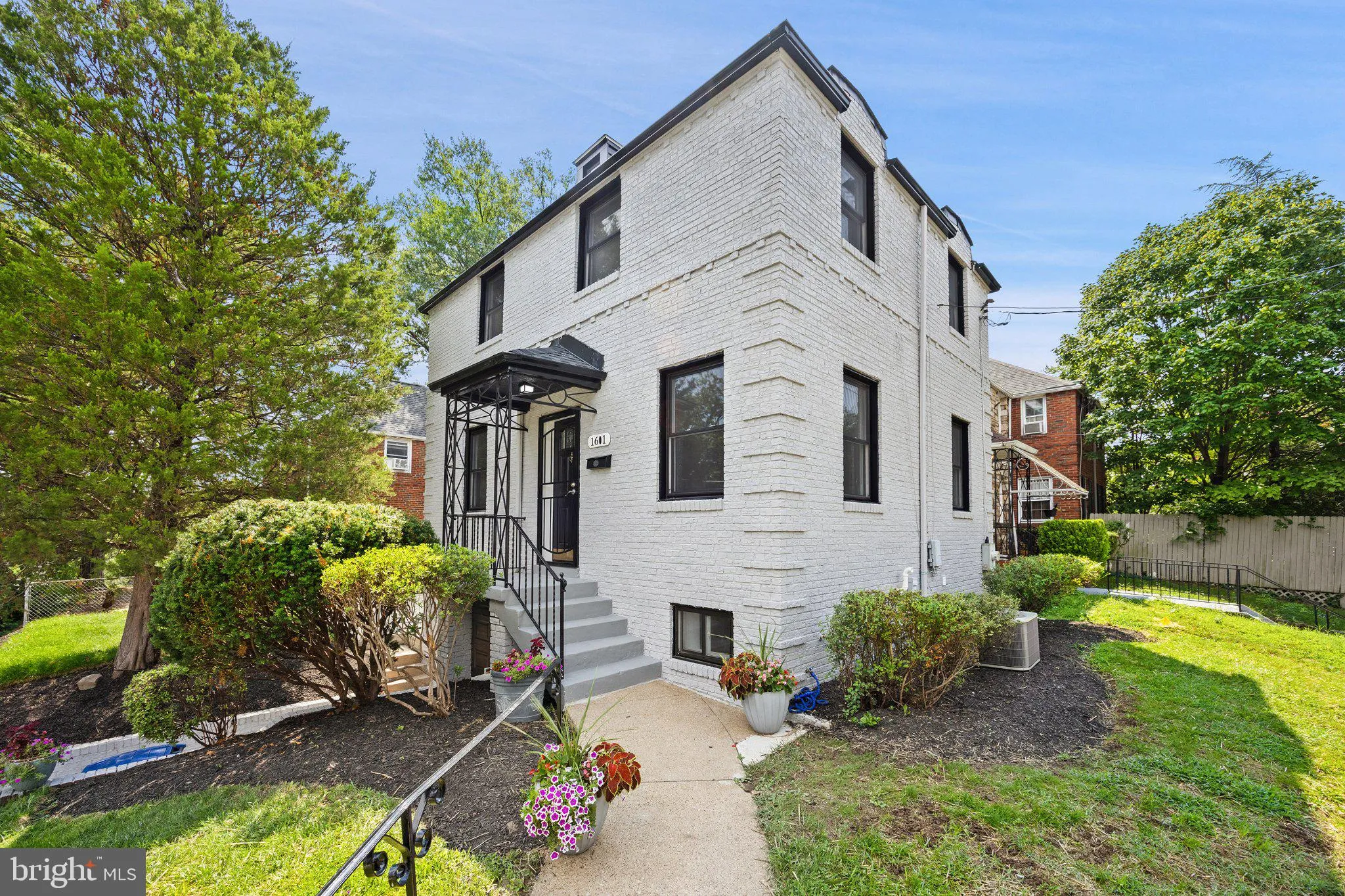 1601 HAMLIN STREET, Washington, DC 20018