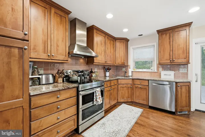 899 N Nottingham St, Arlington, Virginia 22205