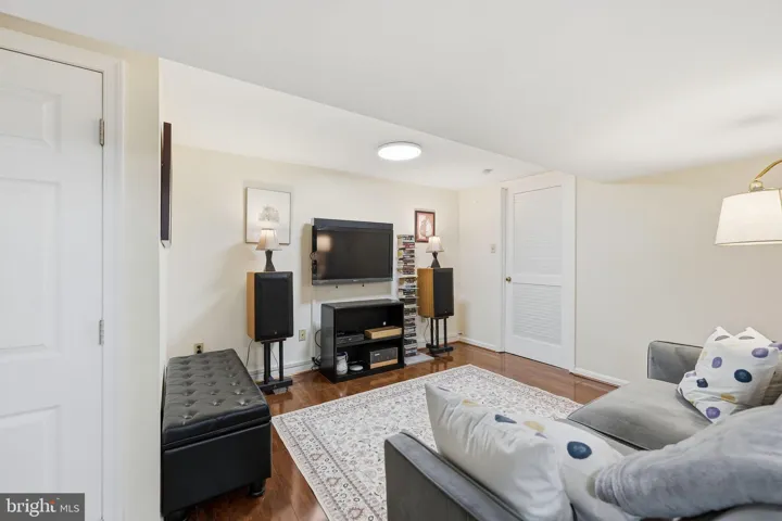 899 N Nottingham St, Arlington, Virginia 22205