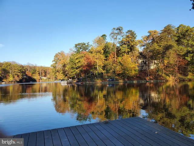 3420 Greentree Dr, Falls Church, Virginia 22041