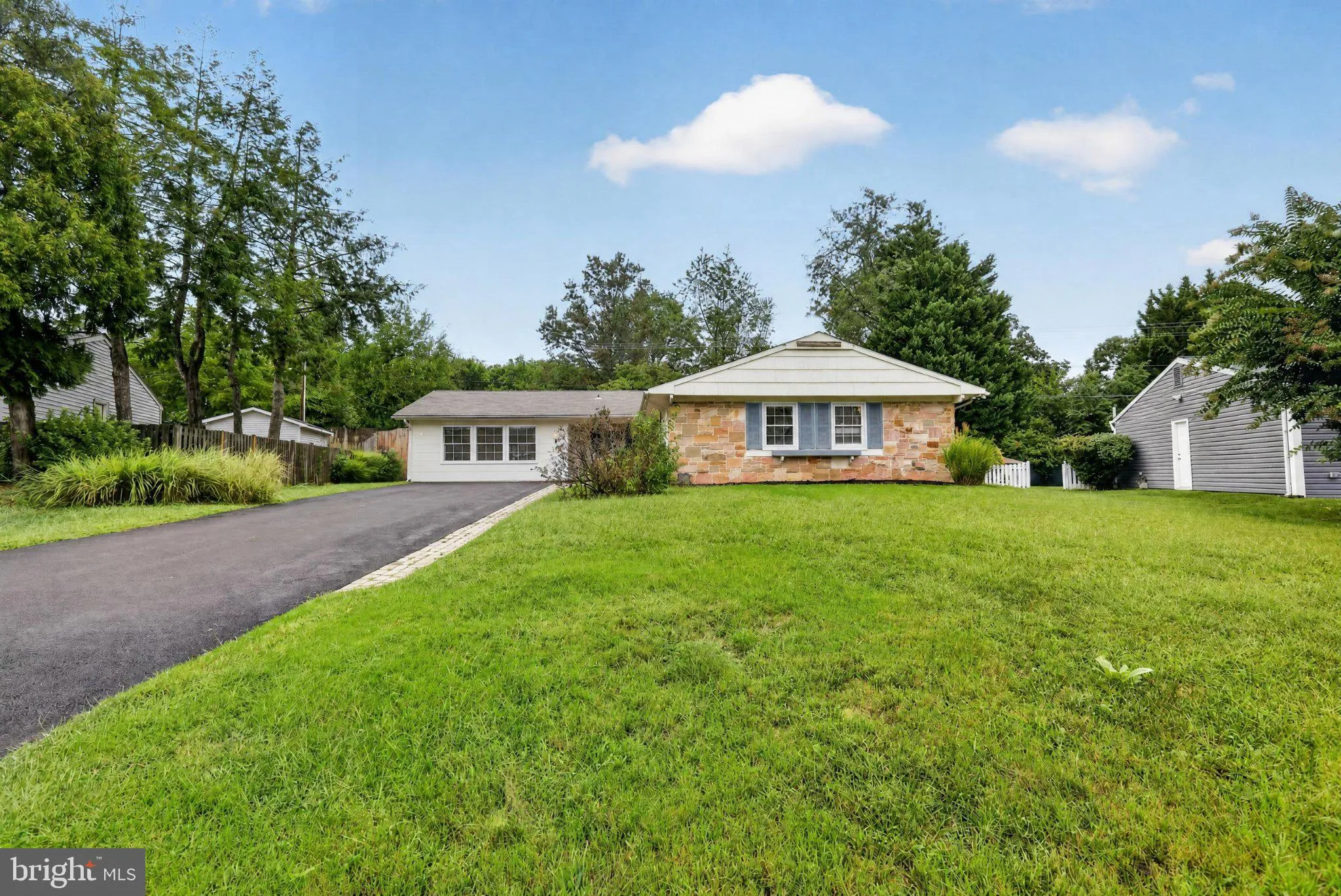 2220 HALLOW LANE, Bowie, MD 20716